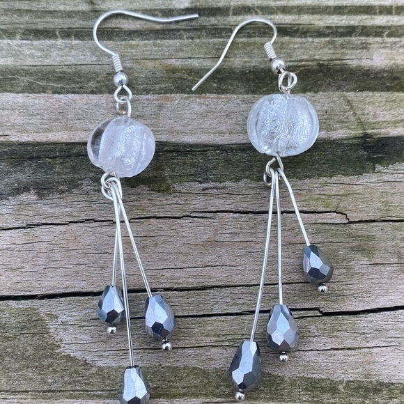 Bead dangle drop earrings silver foil beads and white glass stainless steel - Picture 6 of 6